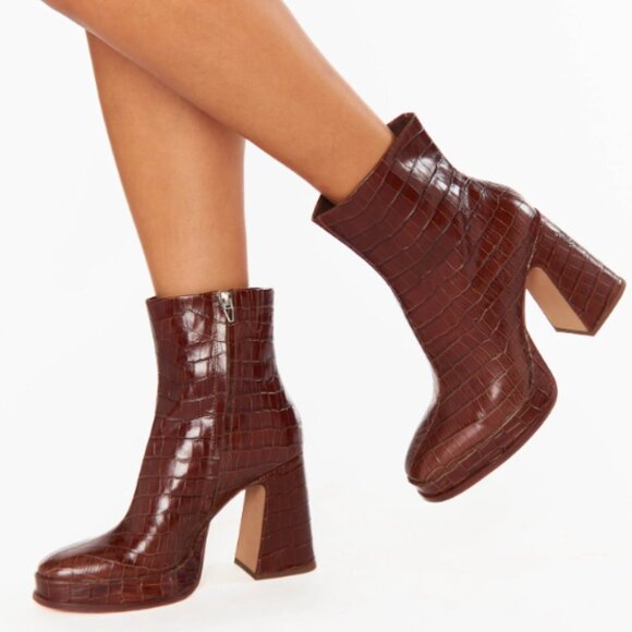 NWB Dolce Vita Lochly Croc Embossed Leather Platform Booties Brown Size 9 - Picture 2 of 5